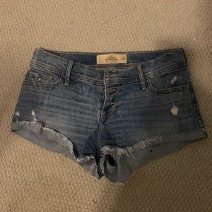 hollister Jean shorts!!